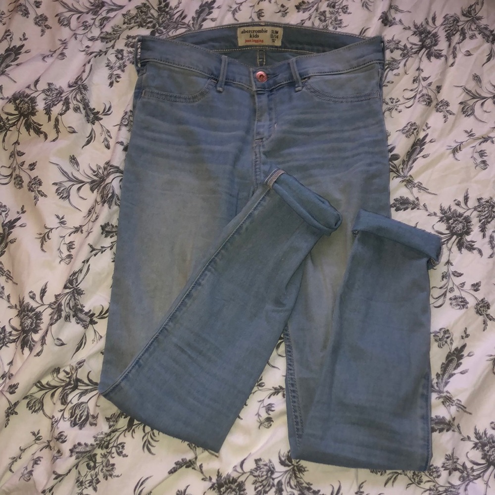 Light Wash Skinny Jeans 💙